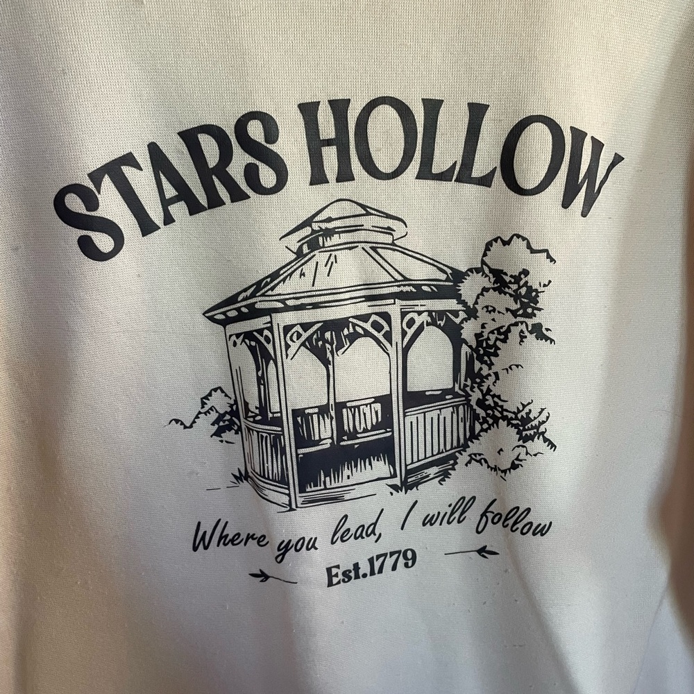 Stars Hollow Graphic Sweatshirt - Picture 2 of 3